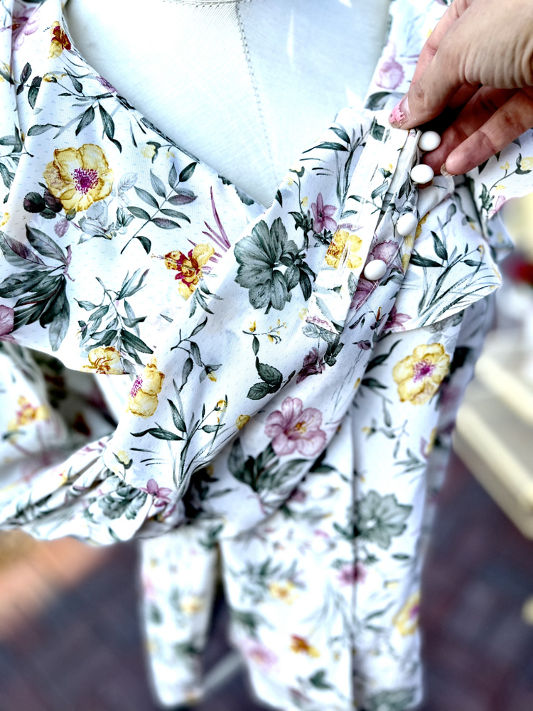 VALENTINO COTTAGE CORE FLORAL TOP - Picture 2 of 6